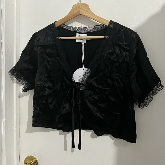 Black Tie Up Top - Picture 4 of 8